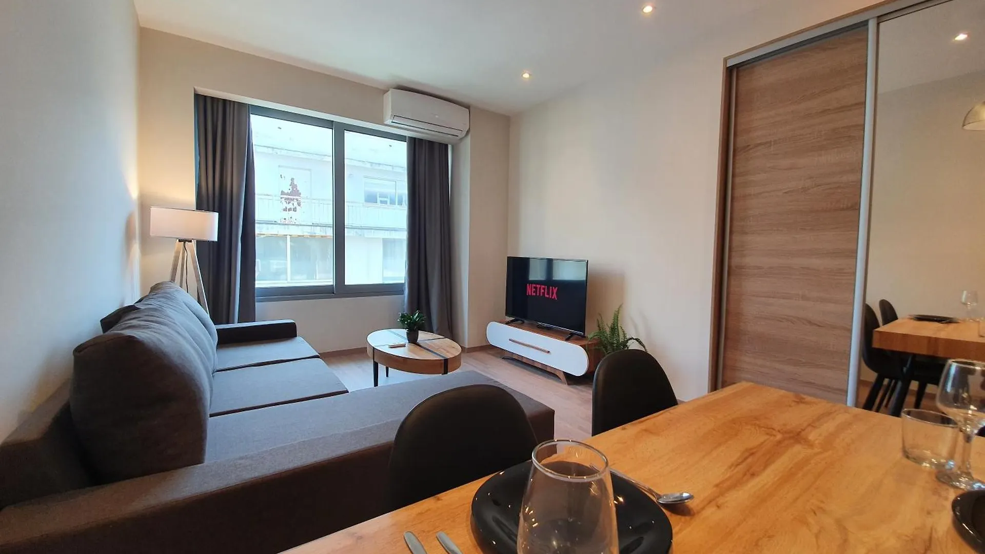 Palama Vibes By Proliving Hospitality テッサロニキ 0*,
